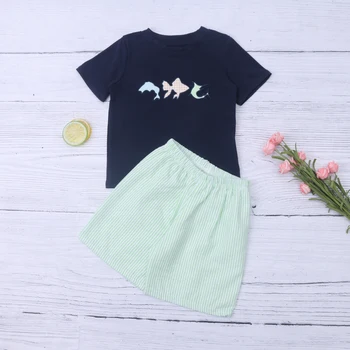 Новая детская футболка с коротким рукавом, летний хлопковый костюм с рисунком рыбы для мальчиков, Летний черный топ, Шорты в зеленую полоску, детская одежда
